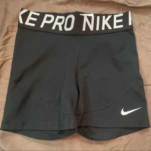Women’s 5” black Nike pro spandex (medium)